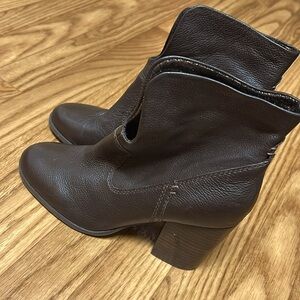 Luca Lane  Leather KAT Stacked Heel Booties SZ 6.5